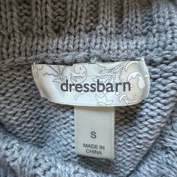 Gray Sequined Snowflake Sweater size small - Picture 4 of 7